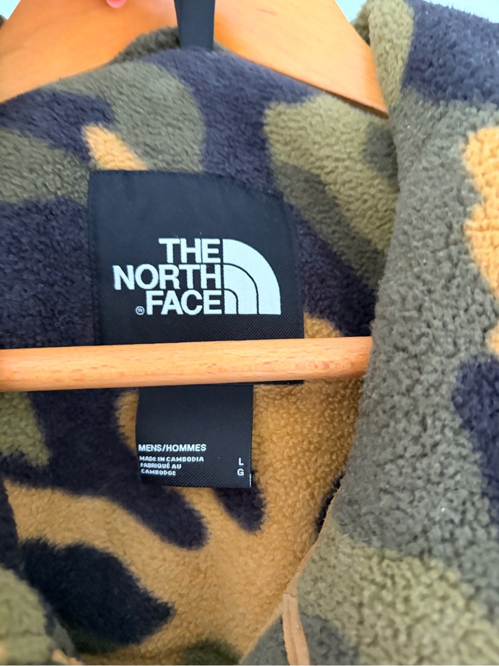 Men’s The North Face Denali-style fleece jacket in a bold black + woodland camo - Picture 6 of 9